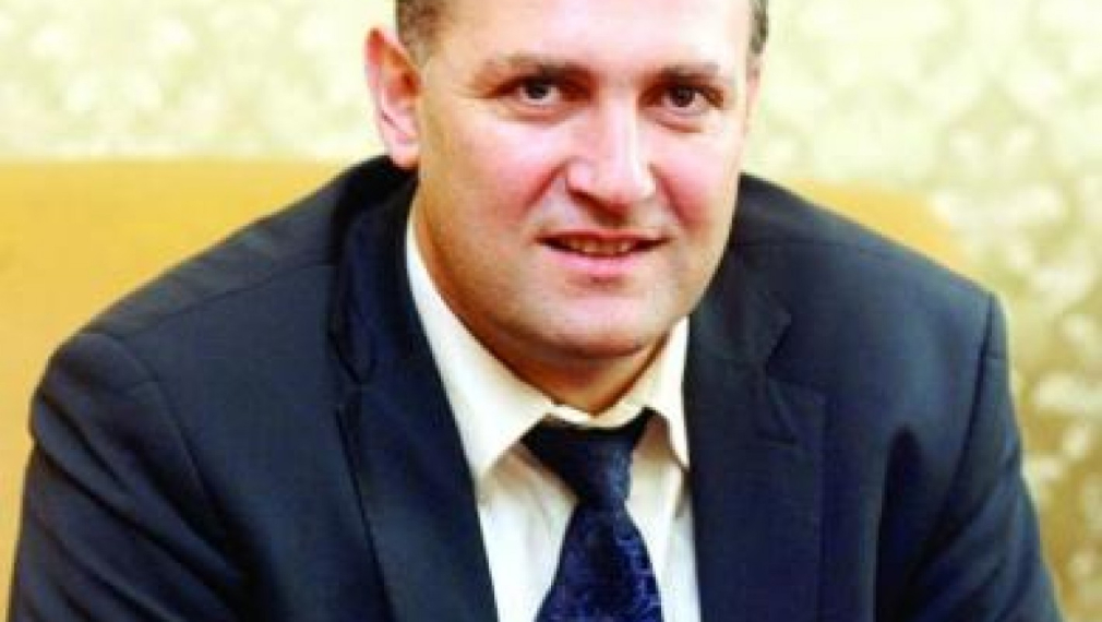Зам.-шефът на ПГ на ГЕРБ: Борисов е най-подходящ за президент. "Лукойл" не е монополист Зам.-шефът на ПГ на ГЕРБ: Борисов е най-подходящ за президент. "Лукойл" не е монополист