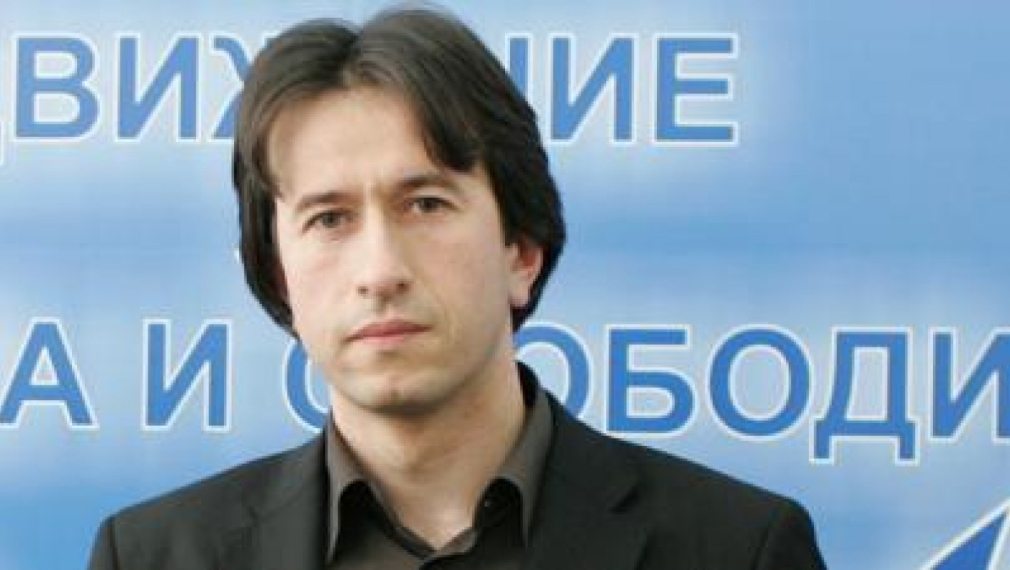 Доган предупредил депутата от ДПС Корман Исмаилов, че ще бъде изключен от партията, ако не се разграничи от Касим Дал до една седмица
