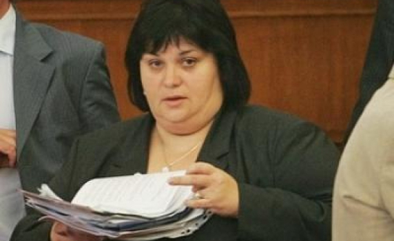 Фидосова отказва да разкрие резултатите от ревизията на доходите й