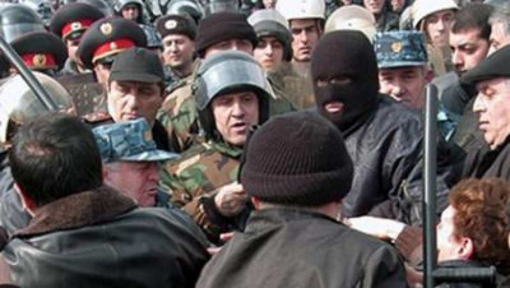 Арменската опозиция поиска оставката на правителството и предсрочни избори