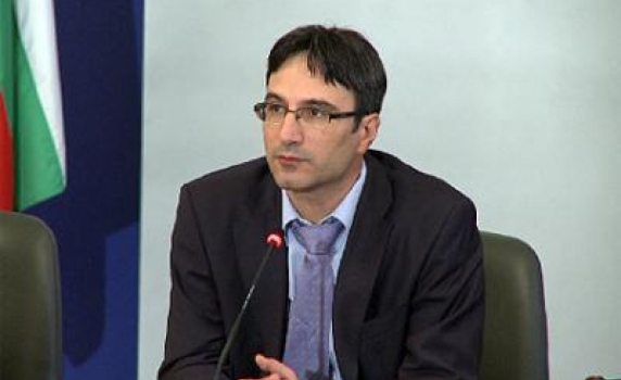 Трайков иска от „Лукойл” гаранции за петролните доставки
