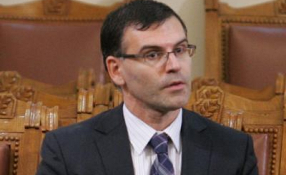 Бюджетът продължава да затъва и през март. Приходите по-ниски от очакваното