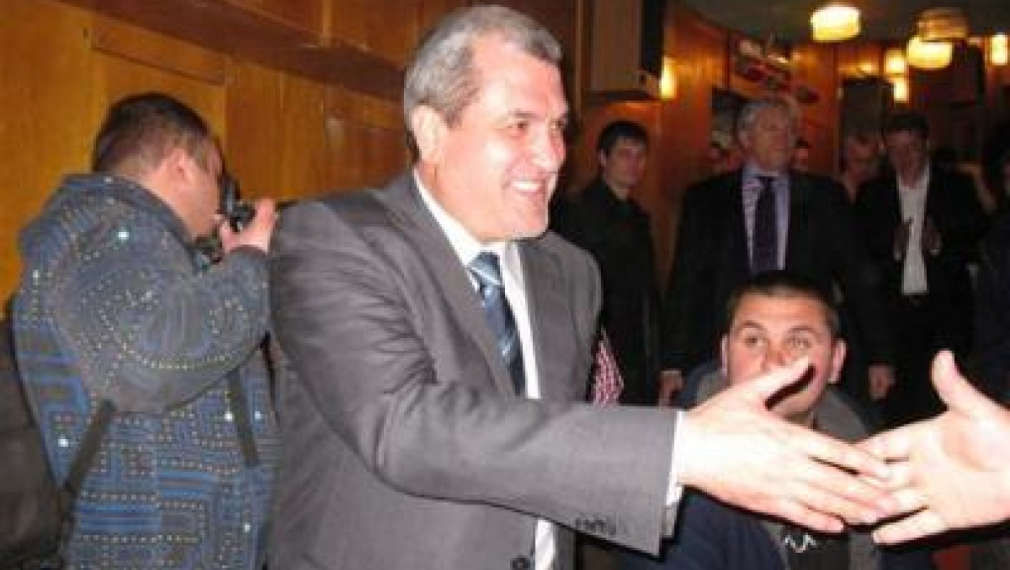 Преди срещата на Касим Дал в Кърджали организацията на ДПС в града се разцепи Преди срещата на Касим Дал в Кърджали организацията на ДПС в града се разцепи