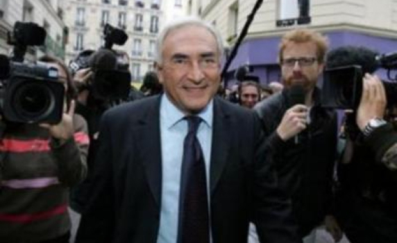Арестуваха шефа на МВФ Доминик Строс-Кан. Обвиняват го в опит за изнасилване