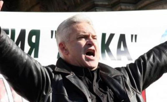 Волен Сидеров се нахвърли да бие Корман Исмаилов в студиото на „Неделя 150”