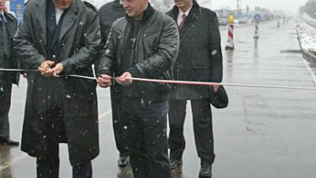 БСП ще иска вот на недоверие за ГЕРБ. Станишев не изключи коалиция с Борисов след парламентарните избори БСП ще иска вот на недоверие за ГЕРБ. Станишев не изключи коалиция с Борисов след парламентарните избори
