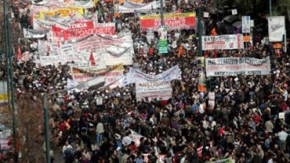 "Недоволните" в Гърция продължават протестите си