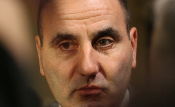 Цветанов на път да се забърка в нов скандал заради безрасъдни изказвания в медиите