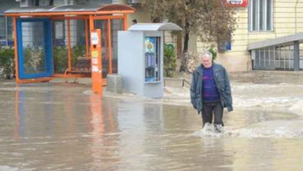 Обстановката в страната се нормализира. Бедствено остава положението в Харманли, Свиленград и Любимец
