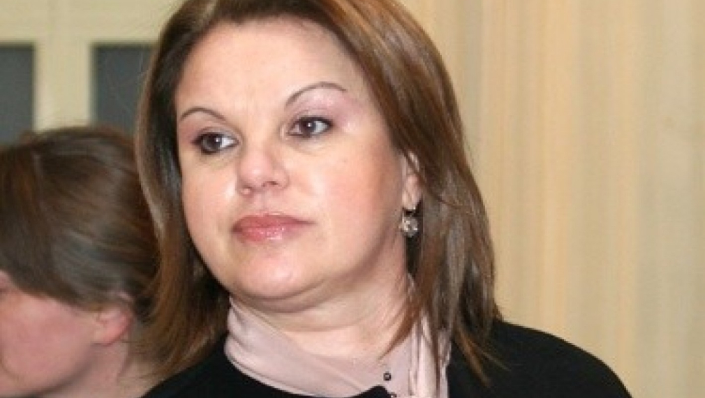 Шефката на Здравната каса призна, че си е дала 12 700 лв. премия Шефката на Здравната каса призна, че си е дала 12 700 лв. премия