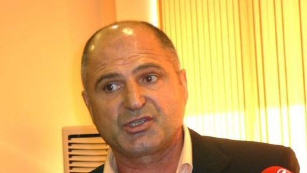 Отцепници от РЗС правят русофилска партия заедно с бившия борец Димитър Джамов Отцепници от РЗС правят русофилска партия заедно с бившия борец Димитър Джамов