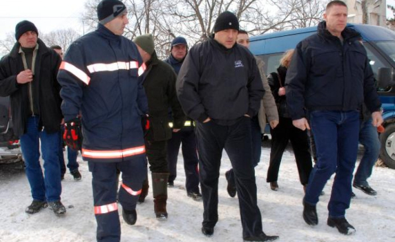 Според проучване на НЦИОМ Борисов и министрите му са спечелили от бедствието в с. Бисер