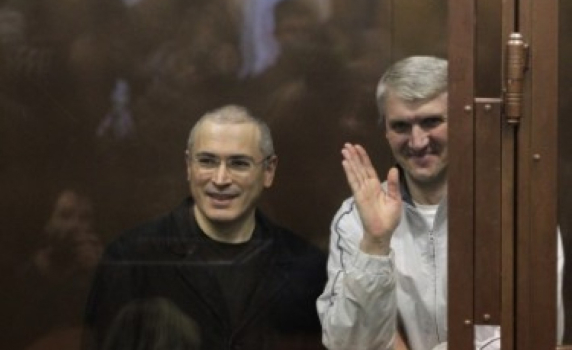 Медведев иска преразглеждане на присъдите на Ходорковски и Лебедев