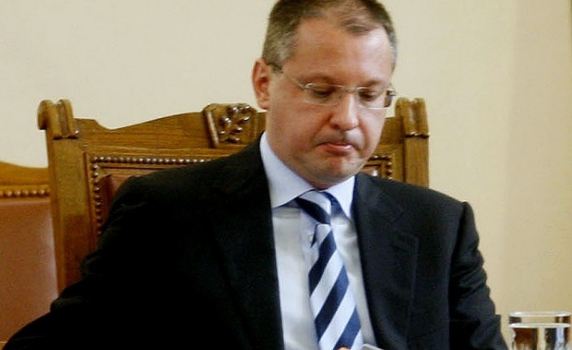 Цветанов иска парламентарна комисия да разследва отношенията между Станишев и лобиста Хохегер