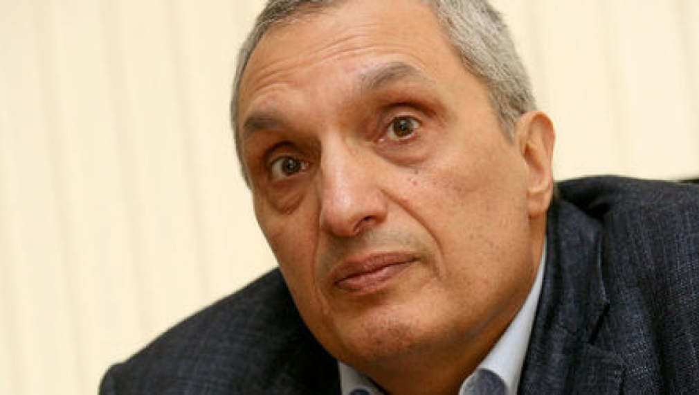 Костов: "Самоубилият" се Стоев не е стрелял Костов: "Самоубилият" се Стоев не е стрелял