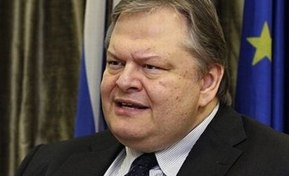 Венизелос оглавява ПАСОК и се оттегля като финансов министър на Гърция