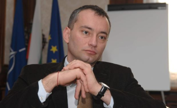 Николай Младенов: Не съм плакал на рамото на премиера. Мотивите за оставката на Трайков са ясни