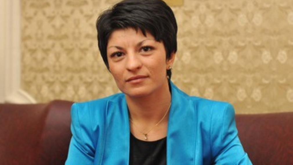 Атанасова: Още на 9 март получих предложението за здравен министър