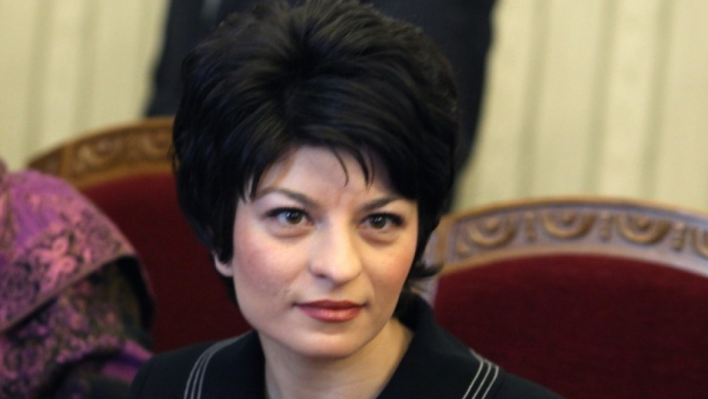 Новият здравен министър премахва ограниченията за лечение на деца в чужбина и избора на екип Новият здравен министър премахва ограниченията за лечение на деца в чужбина и избора на екип