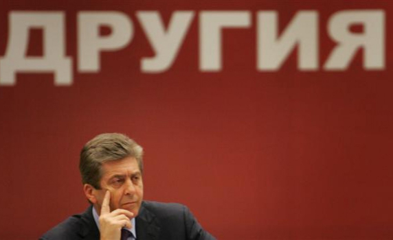 Първанов се оттегля зад кулисите, издига Драгомир Стойнев за лидер