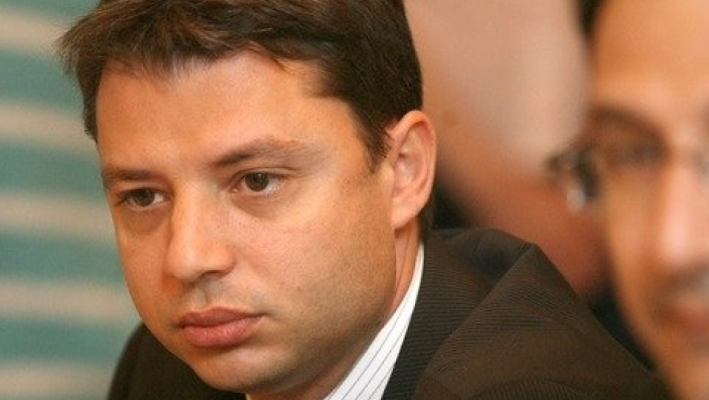 Делян Добрев: Не може да се очаква от държавата да се намесва всеки път, когато се бавят заплати