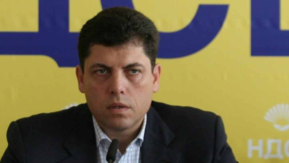 Милен Велчев: ЕЦБ е против инвестирането на парите от Сребърния фонд Милен Велчев: ЕЦБ е против инвестирането на парите от Сребърния фонд