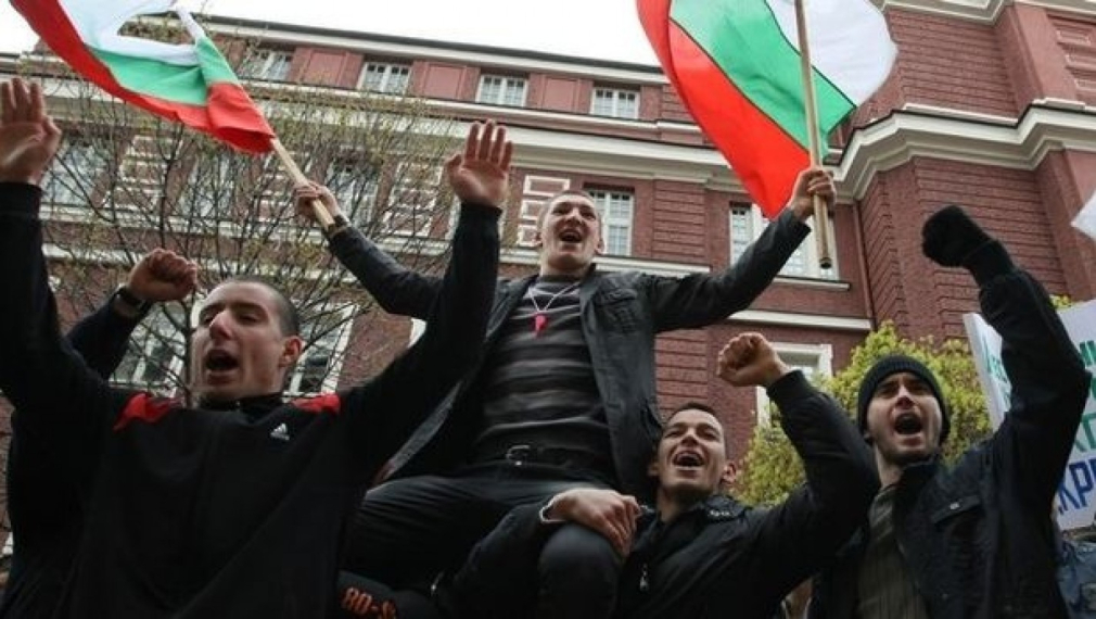 Студентски протест срещу строителното беззаконие блокира "Орлов мост" Студентски протест срещу строителното беззаконие блокира "Орлов мост"