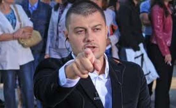 Бареков се уплаши от Алексей Петров и избяга от правосъдието