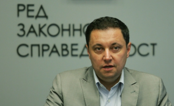 РЗС: Искров е стиснат, Мавродиев е опасен