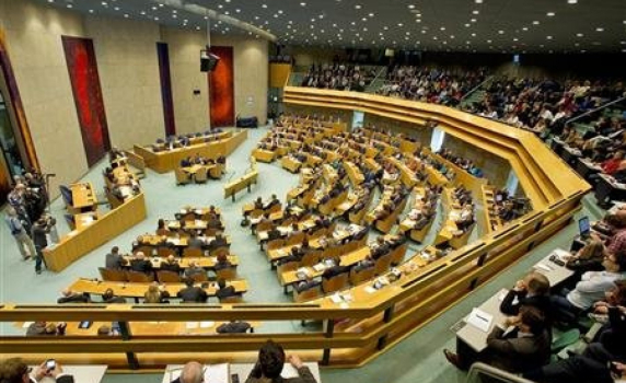 Предсрочни избори в Холандия през септември