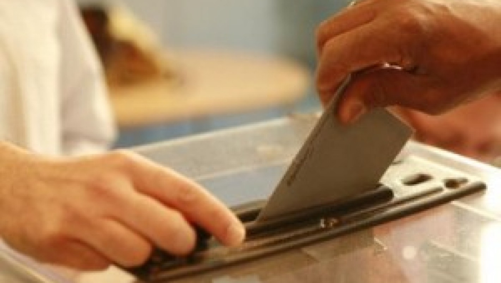 Тадич и Николич на балотаж, коалиция ще управлява Сърбия след днешните избори