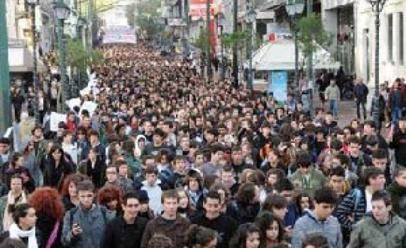 Интрига за първото място, крайно леви и неонацисти в гръцкия парламент