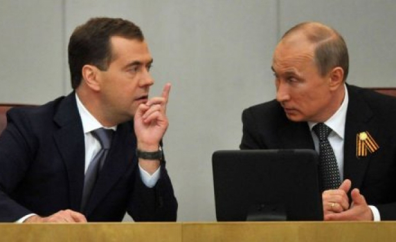 Медведев отново премиер на Русия