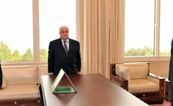 Франсоа Оланд експулсира посланика на Сирия в Париж