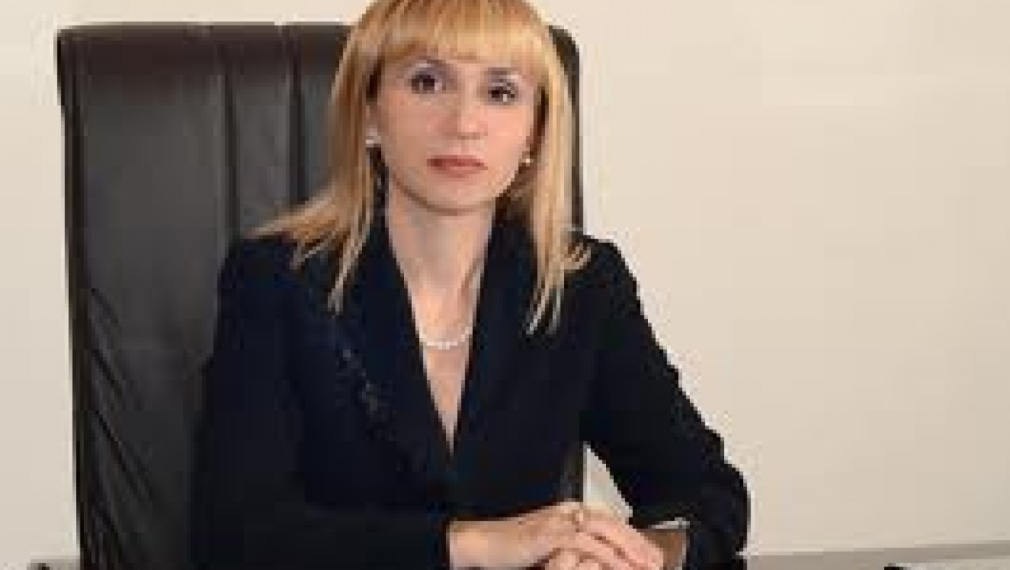 Брюксел не е искал структурна реформа на ВСС, твърди министър Ковачева