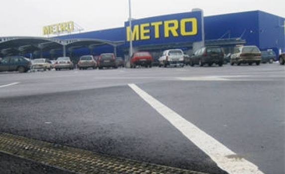 Ракета против градушка уцели покрива на &quot;Метро&quot; в Пловдив