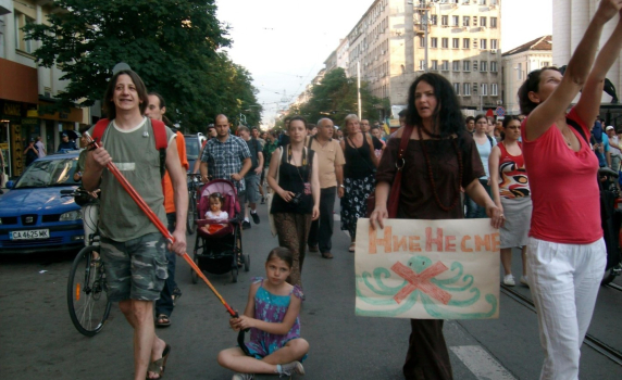 Протестиращите към Борисов: &quot;Ние не сме октопод&quot; 