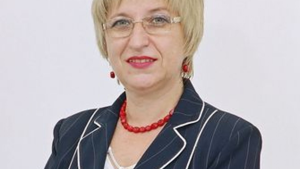 Цецка Цачева: Приключвам с лъскавите списания Цецка Цачева: Приключвам с лъскавите списания