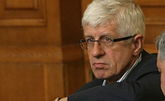 Овчаров: НЕК е във фалит, токът поскъпва, за да платим дълговете по АЕЦ &quot;Белене&quot;
