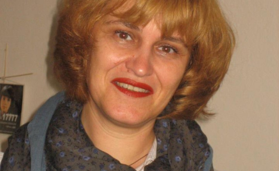 Милена Нейова: Всички съчувстват на изоставените деца. Малцина ги подкрепят