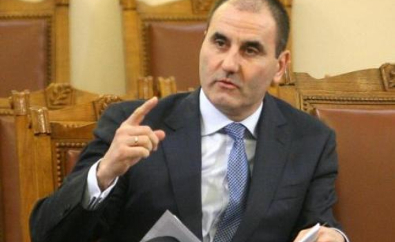 Цветанов в афект, Цачева прекратила закритото заседание заради скандала