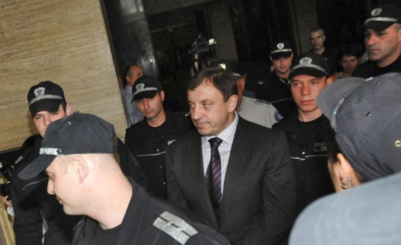 Алексей Петров: Устинов си направи гавра със съда