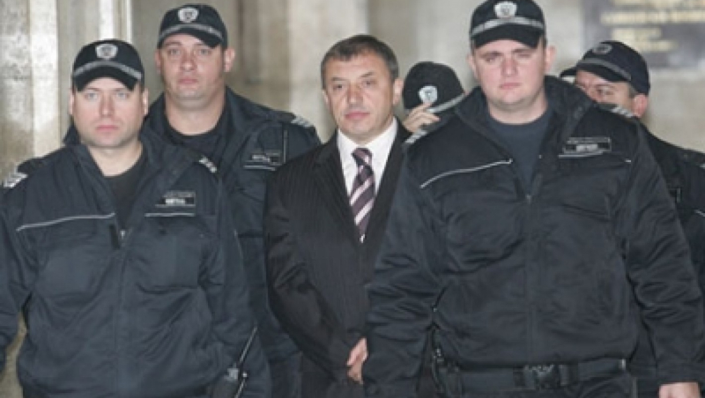Оставиха в ареста Алексей Петров заради интонация в гласа