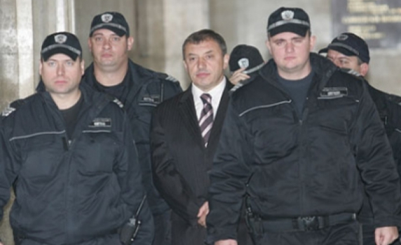 Оставиха в ареста Алексей Петров заради интонация в гласа