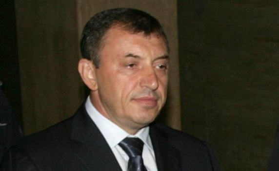 Връщат Алексей Петров в затвора със счупен крак