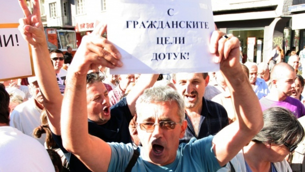 Фандъкова: Забавяме решението за платено паркиране, не го отменяме Фандъкова: Забавяме решението за платено паркиране, не го отменяме