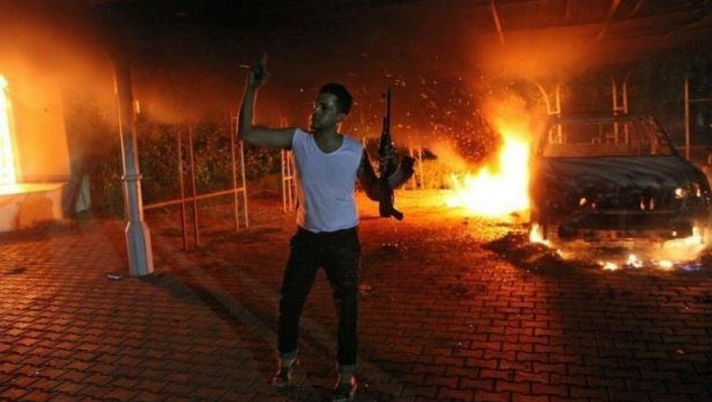 Американският посланик в Либия е убит при нападение на консулството на САЩ в Бенгази Американският посланик в Либия е убит при нападение на консулството на САЩ в Бенгази