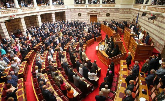 Председателят на гръцкия парламент обвинен, че е прал пари на мафията