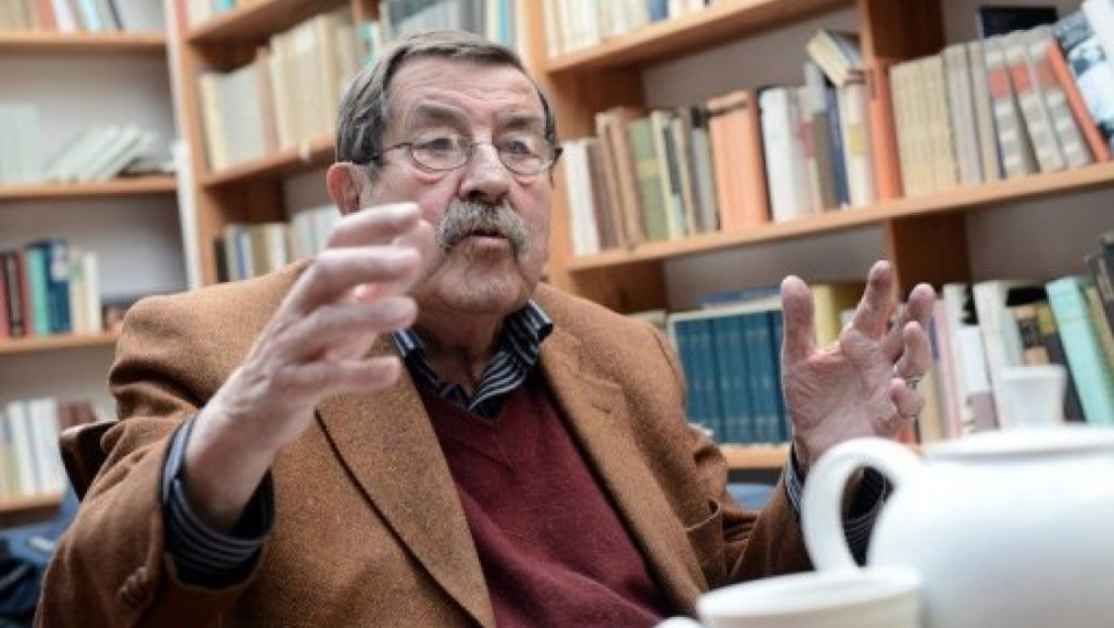 Гюнтер Грас възпя човека, разгласил израелската ядрена програма Гюнтер Грас възпя човека, разгласил израелската ядрена програма