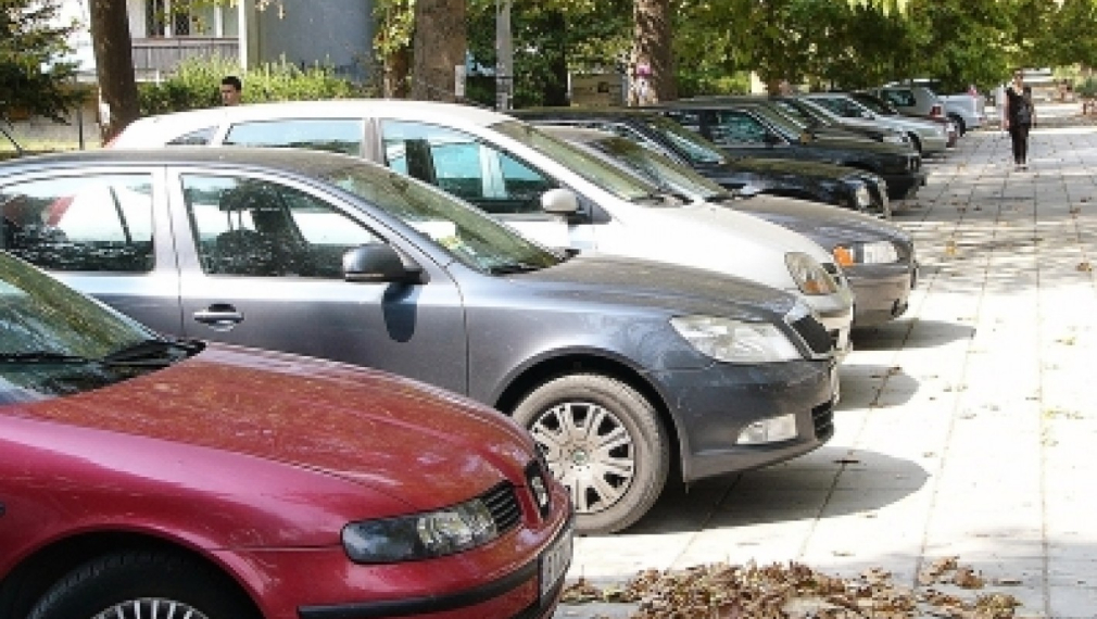 С благословията на Фандъкова глобяват собственици на автомобили извън зоните за платено паркиране С благословията на Фандъкова глобяват собственици на автомобили извън зоните за платено паркиране